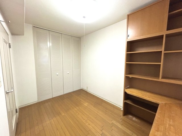 苦楽園ヒルズ三号棟の洋室