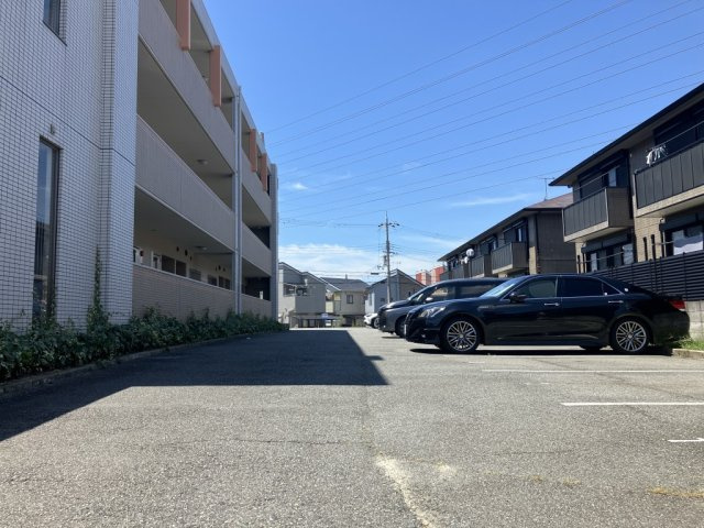 リバティーヒルズの駐車場