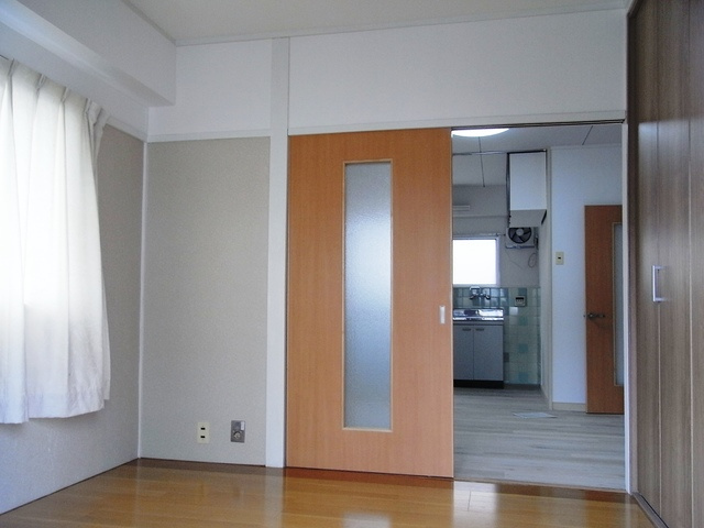 芦屋ホワイトの洋室
