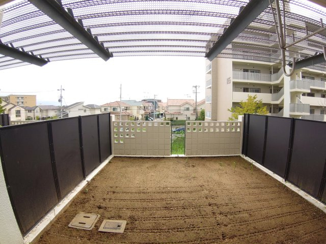 【庭】 | アルビス緑丘114号棟