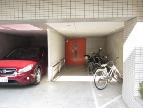 プレスタイル森下の駐車場