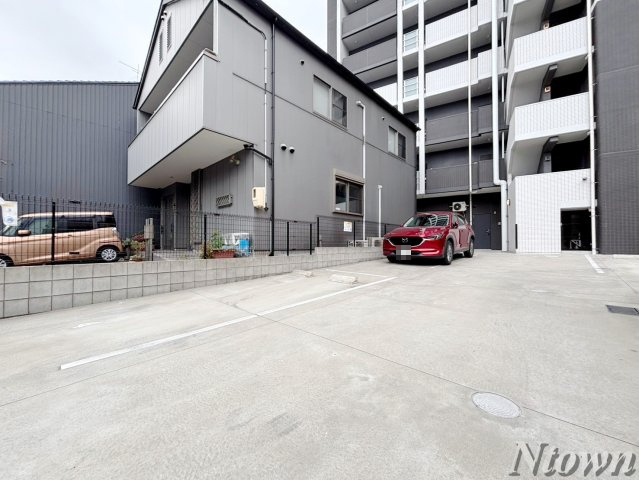 【駐車場】 | ディアレイシャス浅間町ステーションフロント | 駐車場に車を止められます