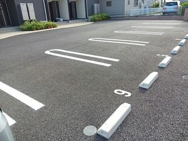 アルカディアⅣの駐車場