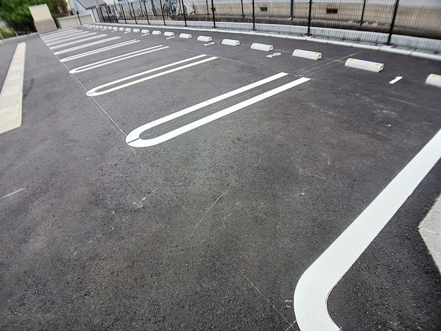 メゾン　ボーテの駐車場