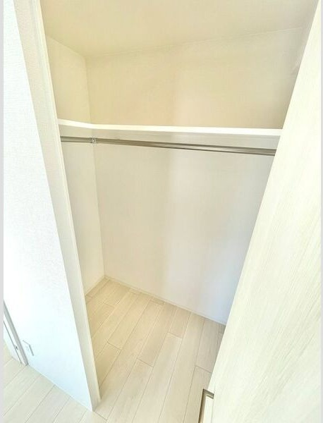 エスリード泉 外堀通の収納