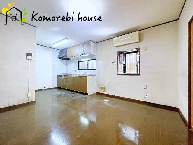 桶川市西2丁目　中古戸建ての居間・リビング|おしゃれな居間です