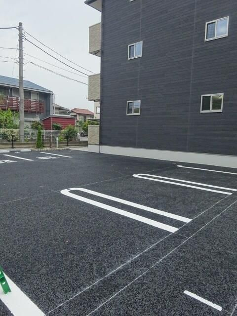 クレール　パルの駐車場