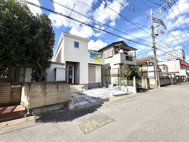 越谷市七左町２期１号棟リーブルガーデン新築戸建の外観|落ち着きのある佇まいが魅力の完成邸宅。高級感漂うファサードが毎日の生活を豊かに彩ります。