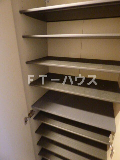 ドエル宇田川の玄関
