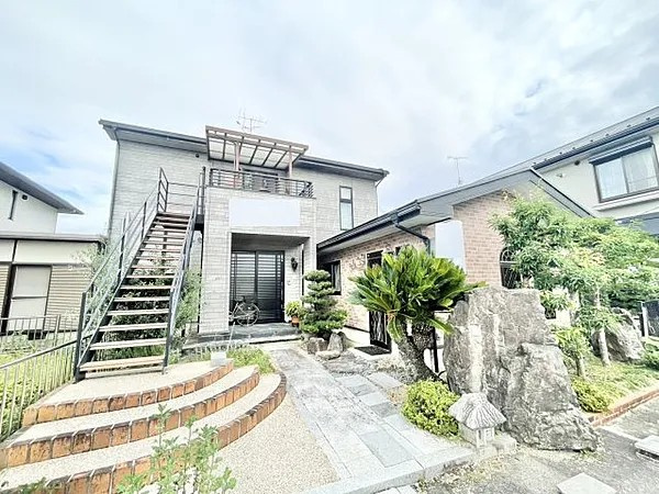 野洲市西河原　中古戸建の外観