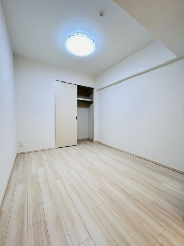 【寝室】プレジオ西宮今津