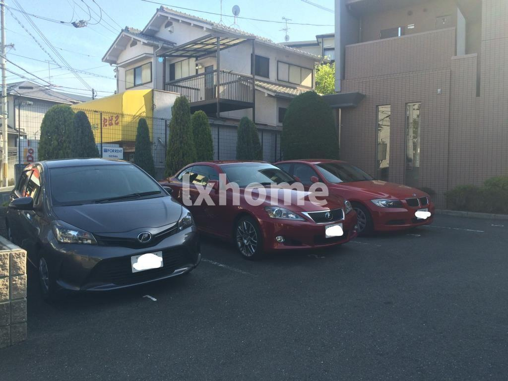 ヴィルコリーヌの駐車場