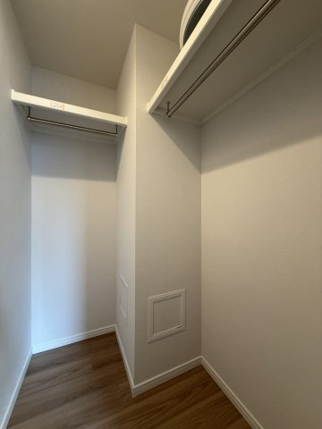 渋谷区代々木１丁目の中古マンションの収納|ウォークインクローゼット
