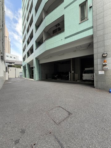 渋谷区代々木１丁目の中古マンションの駐車場