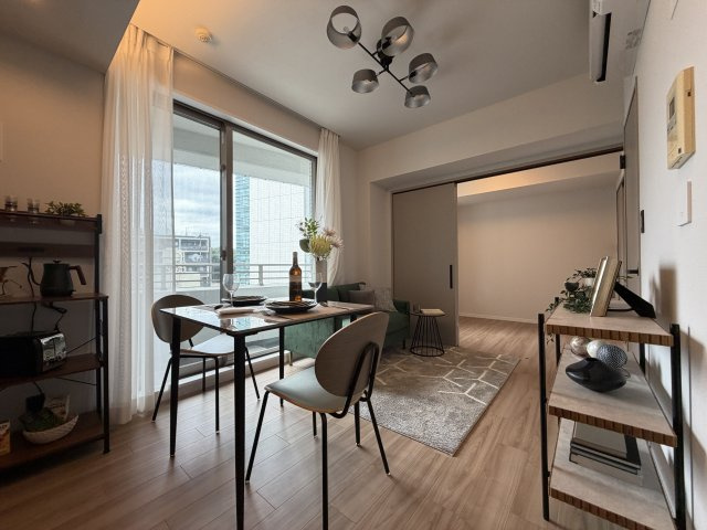 渋谷区代々木１丁目の中古マンションの居間・リビング