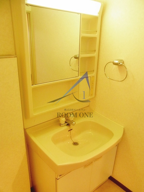 鉄飛坂マンションの洗面所|洗面台です。