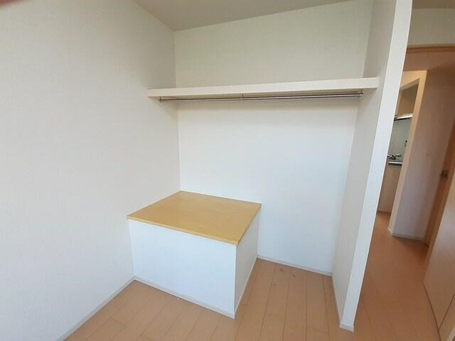 川崎市麻生区王禅寺西５丁目のアパートの収納