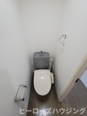 【トイレ】 | レイクロス豊中 | ※同タイプの写真となり、実際のお部屋とは異なる場合があります