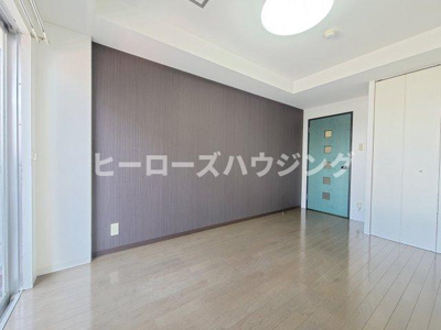 【居間・リビング】 | レイクロス豊中 | ※同タイプの写真となり、実際のお部屋とは異なる場合があります
