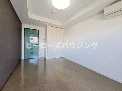 【居間・リビング】 | レイクロス豊中 | ※同タイプの写真となり、実際のお部屋とは異なる場合があります