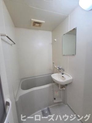 【浴室】 | レイクロス豊中 | ※同タイプの写真となり、実際のお部屋とは異なる場合があります