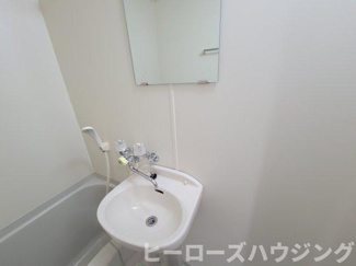 【洗面所】 | レイクロス豊中 | ※同タイプの写真となり、実際のお部屋とは異なる場合があります