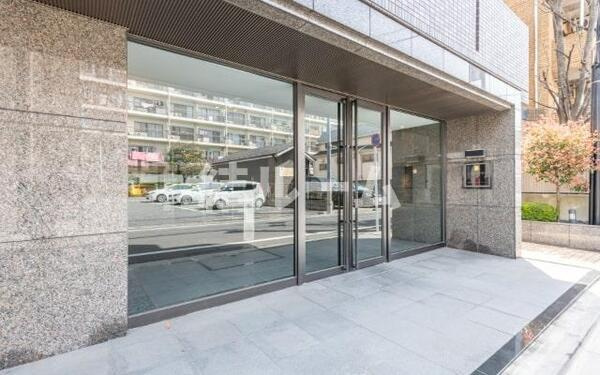 練馬区貫井２丁目の賃貸マンションのエントランス