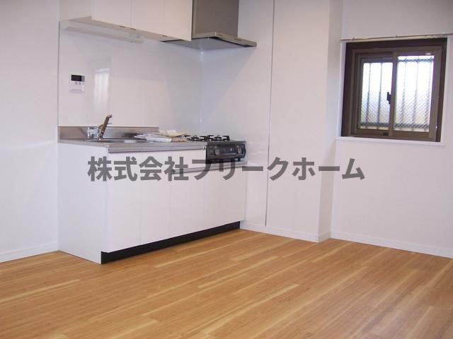 武蔵野市境１丁目の賃貸マンションの居間・リビング