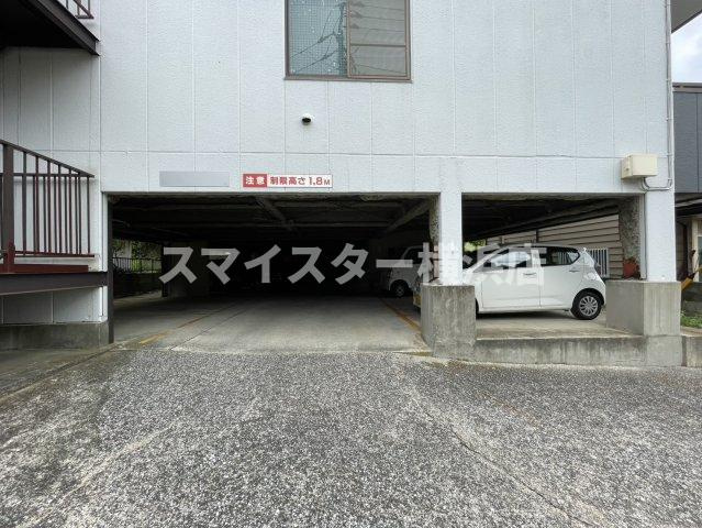 不入斗マンションの駐車場