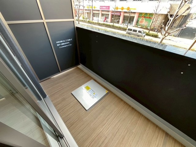ファステート難波ミライズのバルコニー