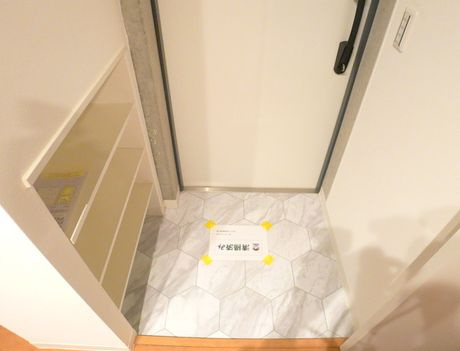 アリュール押上の玄関