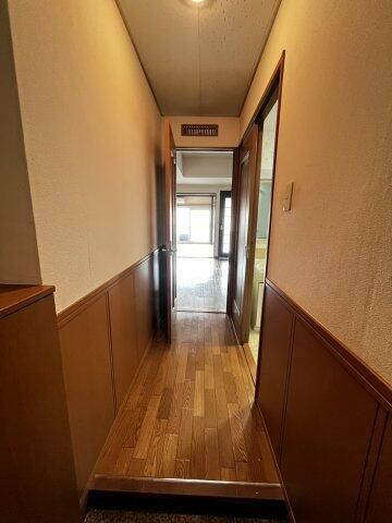 ドミール津田沼の玄関