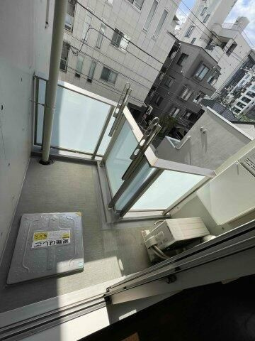 竹山ビル七番館のバルコニー