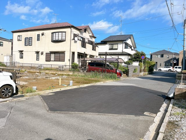 野田市上花輪新町31番　新築戸建　B号棟の前面道路含む現地写真