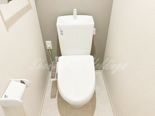 カルニュのトイレ|清潔感のあるトイレです