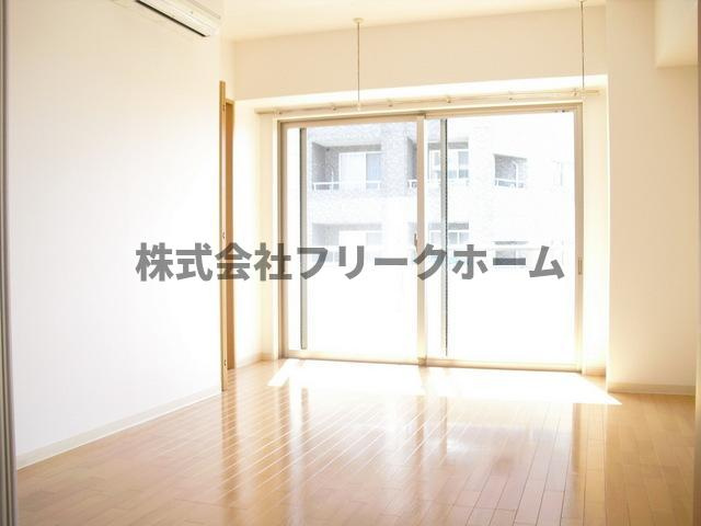 小金井市本町２丁目の賃貸マンションの居間・リビング