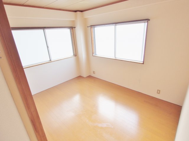 アーバンうえの第一ビルの寝室