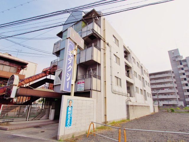 アーバンうえの第一ビルの外観