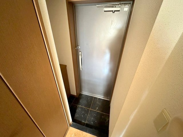プロシード新大阪シティライフの玄関