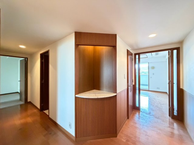 名次町ロジュマンの玄関