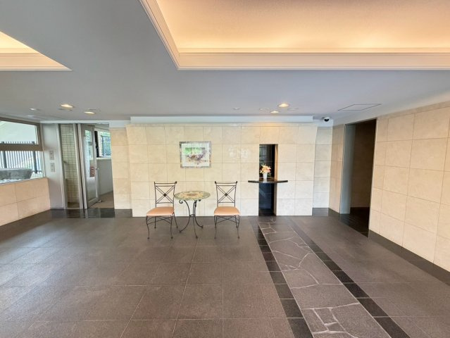 名次町ロジュマンのロビー