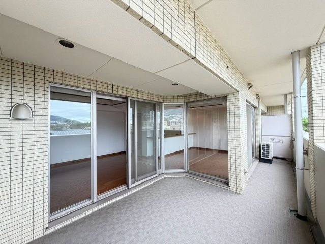 名次町ロジュマンのバルコニー