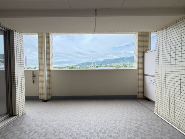 名次町ロジュマンのバルコニー