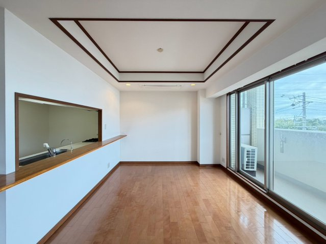 名次町ロジュマンの居間・リビング
