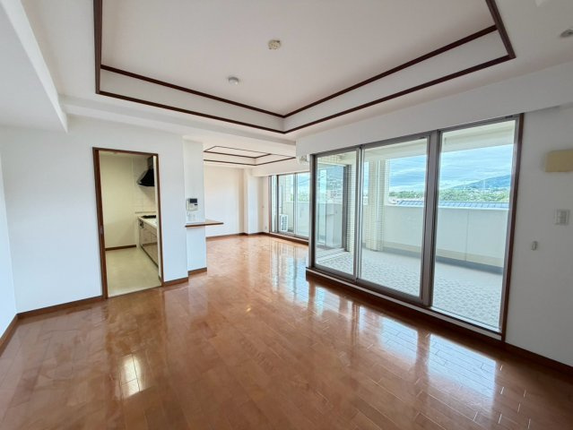 名次町ロジュマンの居間・リビング
