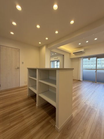 新宿区四谷４丁目の中古マンションのキッチン|カウンター