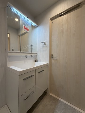 新宿区四谷４丁目の中古マンションの独立洗面台