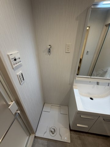 新宿区四谷４丁目の中古マンションのランドリースペース