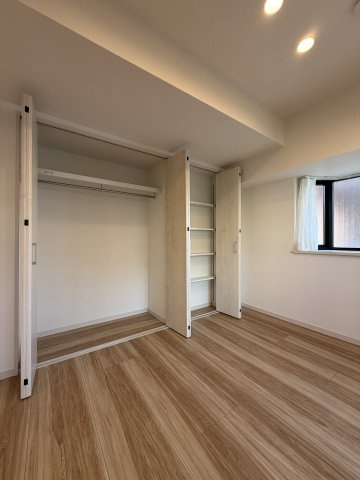 新宿区四谷４丁目の中古マンションの収納|クローゼット