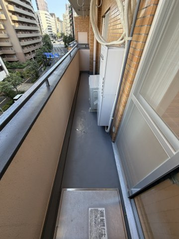 新宿区四谷４丁目の中古マンションのバルコニー